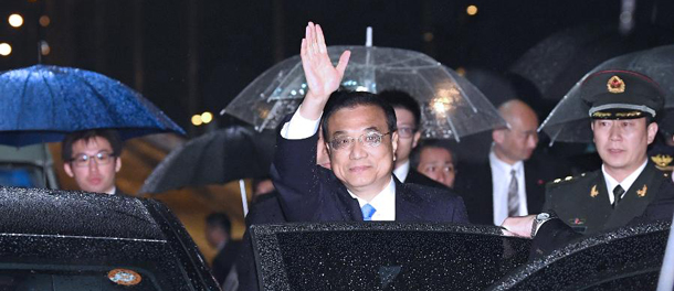رئيس مجلس الدولة الصينى يصل الى طوكيو فى زيارة رسمية ولحضور اجتماع قادة الصين واليابان وجمهورية كوريا