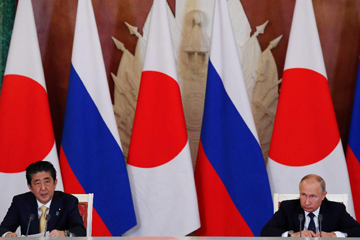 بوتين وآبي يتفقان على مواصلة التعاون بشأن التوصل إلى معاهدة سلام