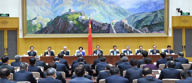 رئيس مجلس الدولة الصيني يشدد على إعادة الهيكلة من أجل تنمية عالية الجودة