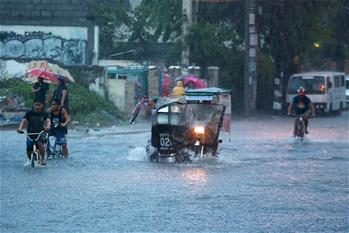 عاصفة رعدية تجتاح الفلبين