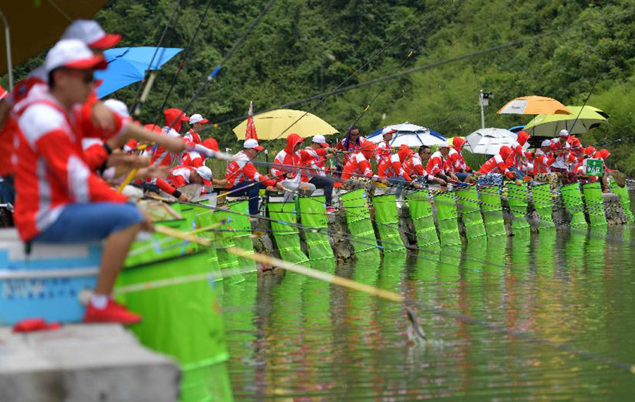 سباق الصيد في انشي بمقاطعة هوبي بمشاركة 360 متسابقا من 120 فريقا