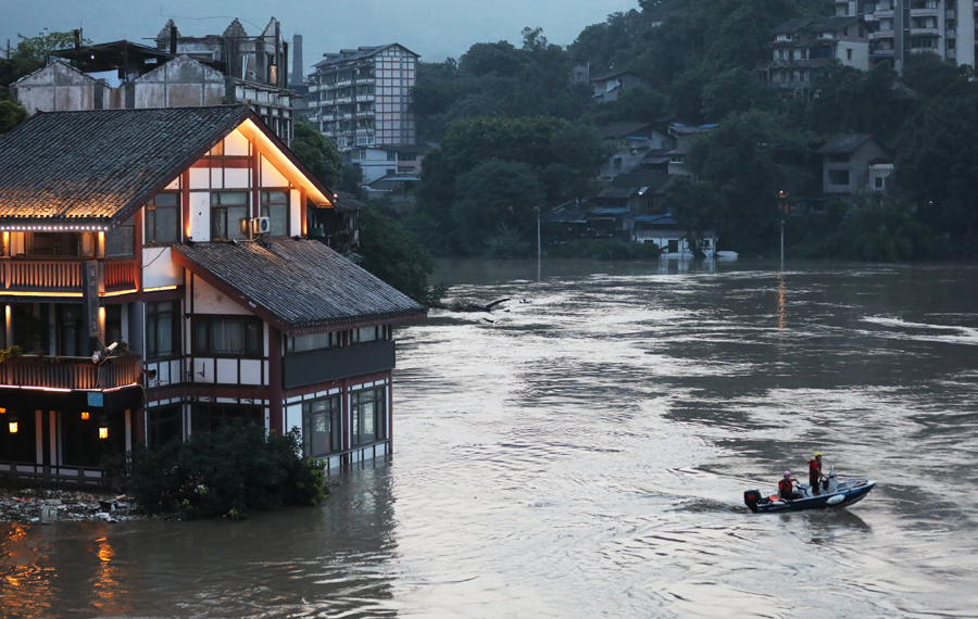 فيضانات نهر اليانغتسي تضرب جنوب غربي الصين