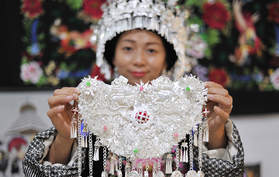 انطلاق فعاليات المعرض الدولي للحرف اليدوية الشعبية بجنوب غرب الصين
