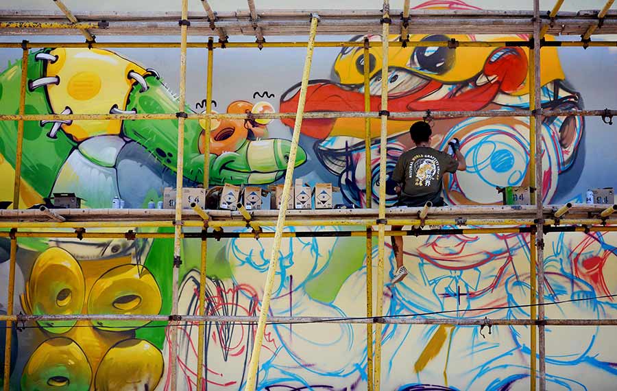 مهرجان الرسم على الجدران في بلدة الروز بمقاطعة شنشي