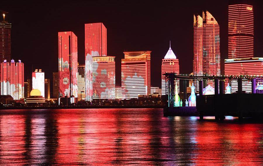 مهرجان الإضاءات في مدينة تشينغداو بموضوع "أحبك، الصين"