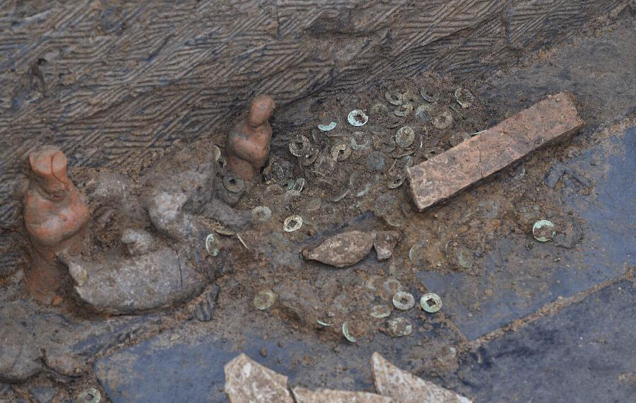 العثور على مقابر عائلية تعود إلى أكثر من 1800 سنة ماضية بجنوب غربي الصين
