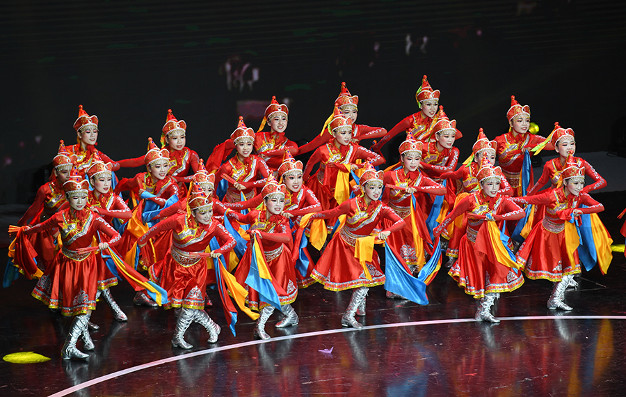 مسابقة رقص الساحات تقام في مدينة فوتشو بمقاطعة فوجيان بجنوب شرقي الصين