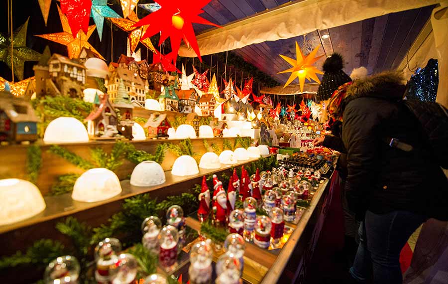 سوق الكريسماس في هامبورغ بألمانيا
