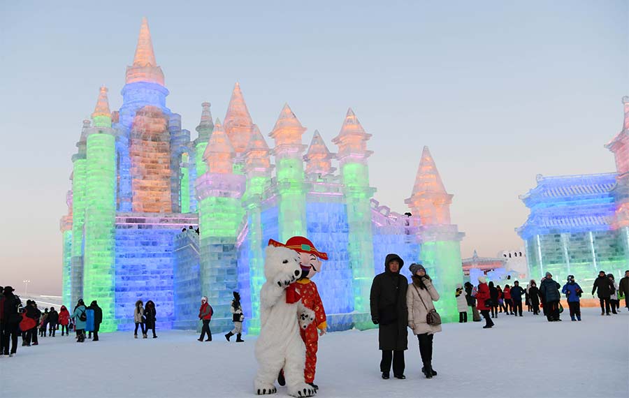 مهرجان هاربين الدولي للجليد والثلج يفتتح في مدينة هاربين بمقاطعة هيلونغجيانغ