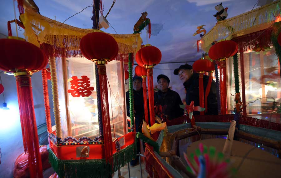 صنع النوانيس لاستقبال السنة القمرية الصينية الجديدة في مقاطعة شاندونغ