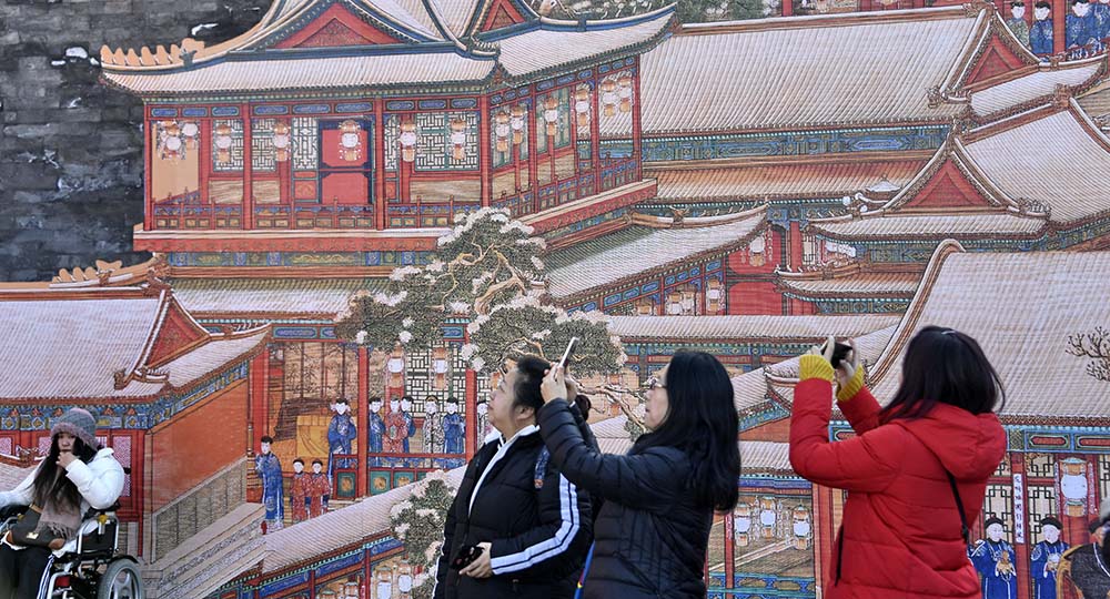 تزيين القصر الإمبراطوري لاستقبال عيد الربيع التقليدي في الصين