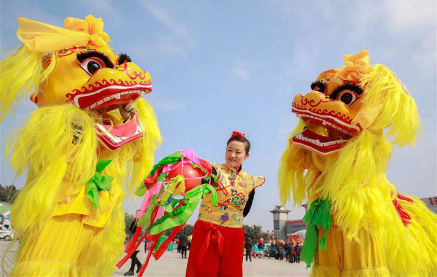 انطلاق الأنشطة الشعبية في أنحاء الصين احتفالا بعيد الربيع