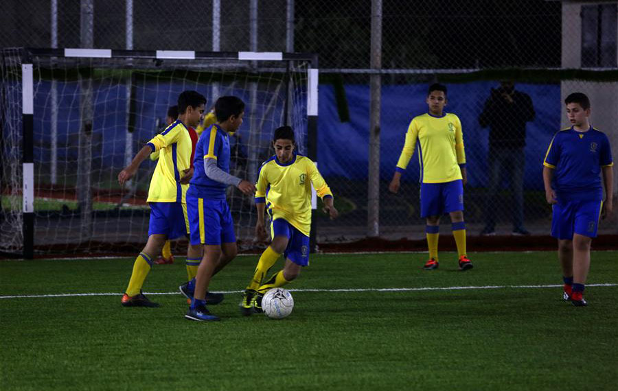 أطفال السرطان يشكّلون فريقا لكرة القدم في غزة