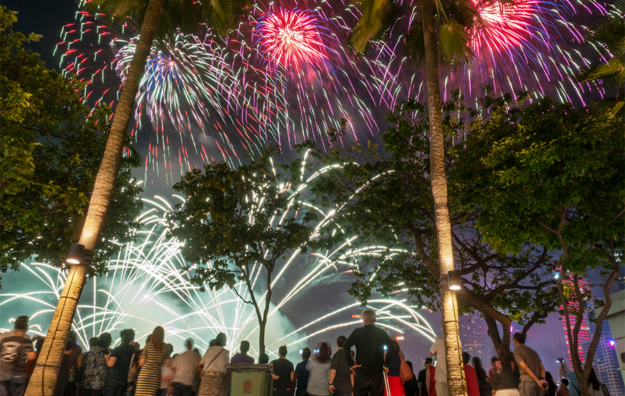 عروض الألعاب النارية لاحتفالات السنة القمرية الجديدة في سنغافورة