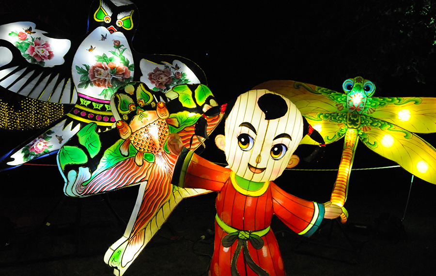 معرض فانوس للاحتفال بعيد الفوانيس الصيني في كرايستشيرش، نيوزيلندا