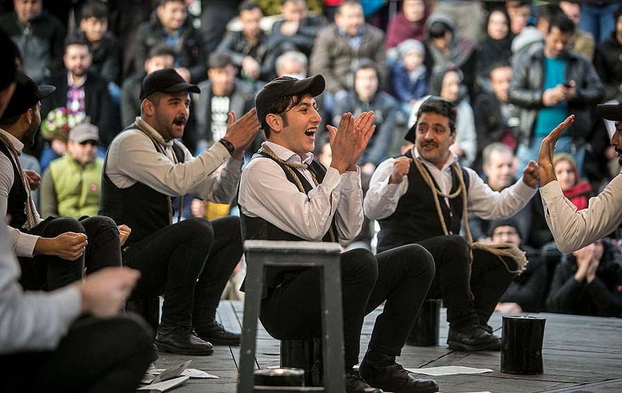مهرجان فجر المسرحي في طهران