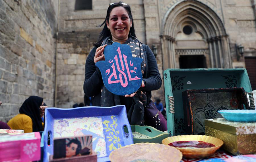 مصنوعات يدوية في احتفال القاهرة بيوم المرأة العالمي