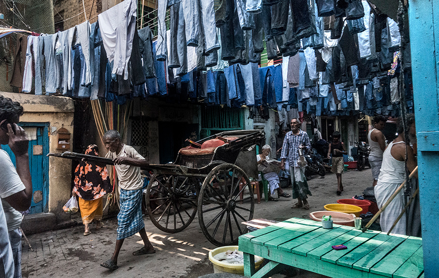سوق للملابس المستعملة في الهند