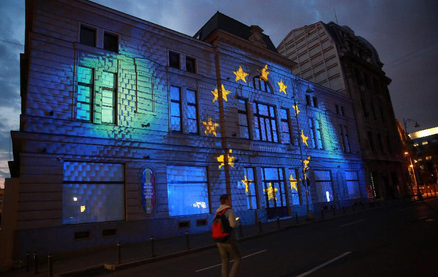 مهرجان بوخارست الدولي للإضاءات في رومانيا يجذب أنظار السياح