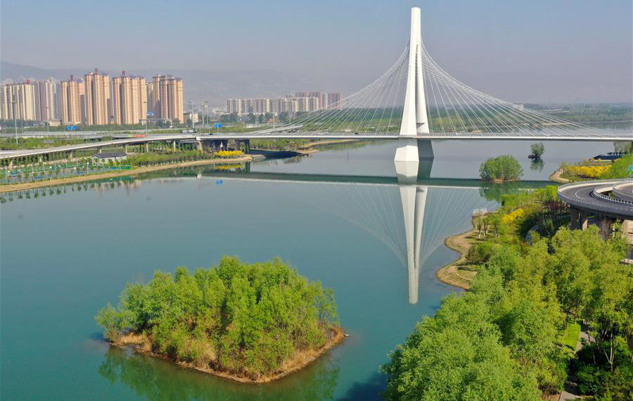 مناظر جميلة في جانبي نهر فنخه في مدينة تاييوان بمقاطعة شانشي
