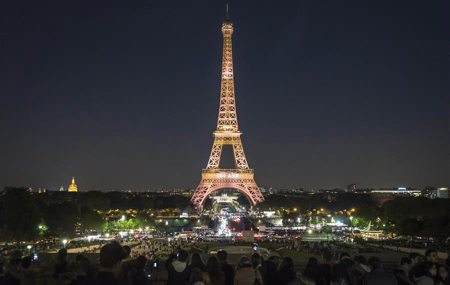 باريس تحتفل بالذكرى السنوية الـ130 على تأسيس برج إيفل