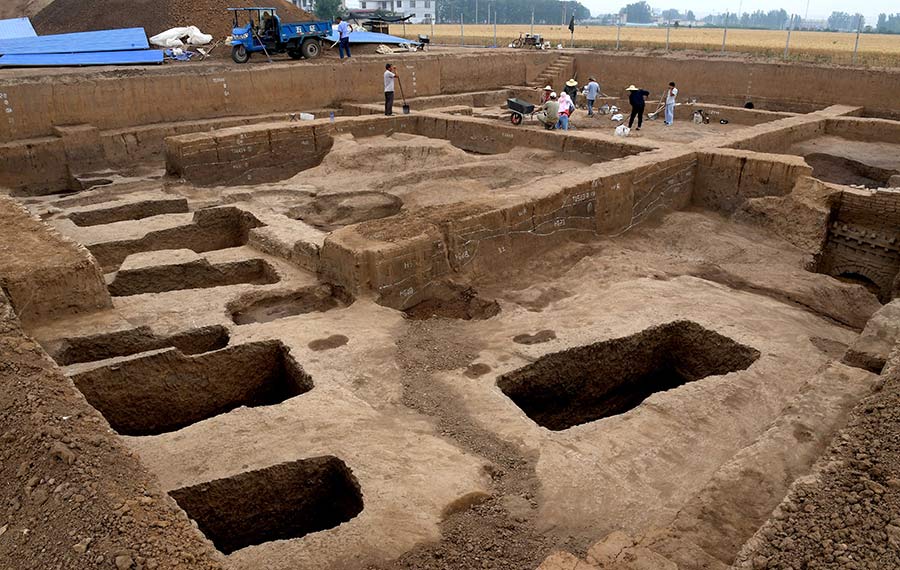 تحديد مقابر عائلية أثرية لحرفيي الأدوات البرونزية في وسط الصين