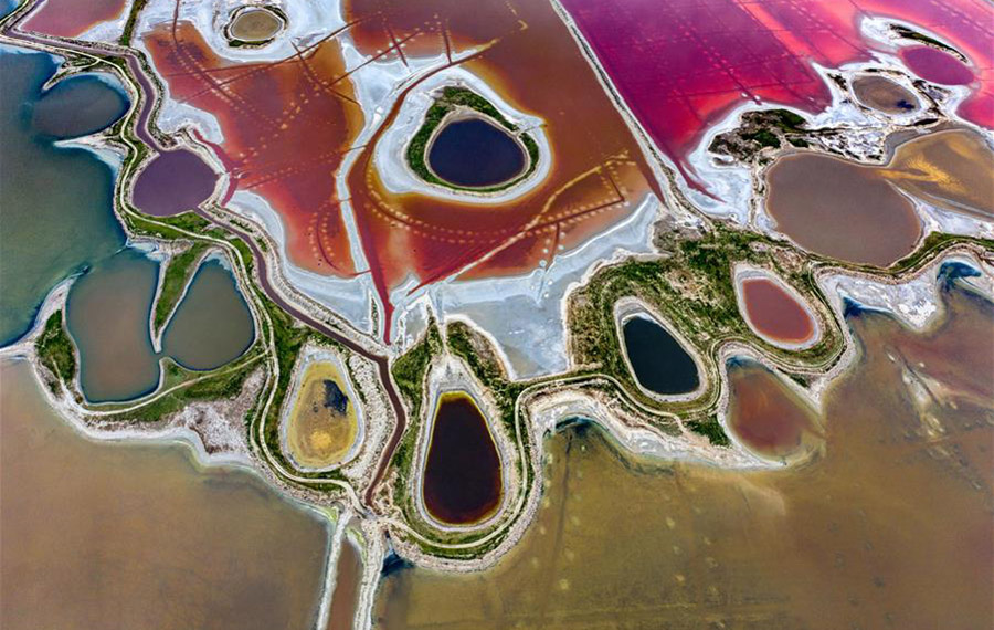 بحيرة الملح في مدينة يونتشنغ بمقاطعة شانشي شمالي الصين
