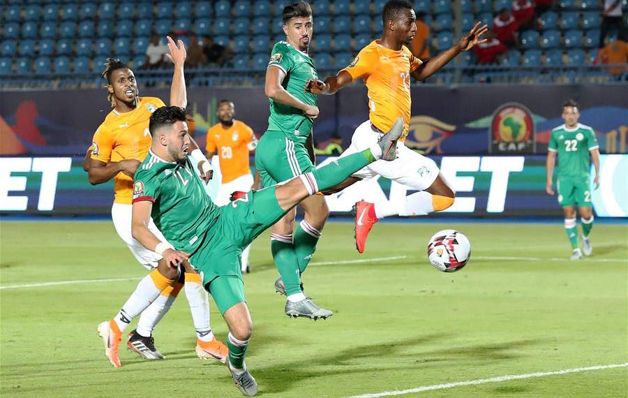 الجزائر تطيح بكوت ديفوار وتتأهل لنصف نهائي كأس أفريقيا لكرة القدم