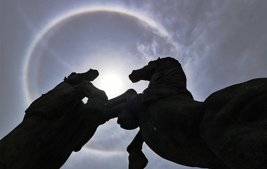 ظهور هالة الشمس في أردوس بمنطقة منغوليا الداخلية ذاتية الحكم