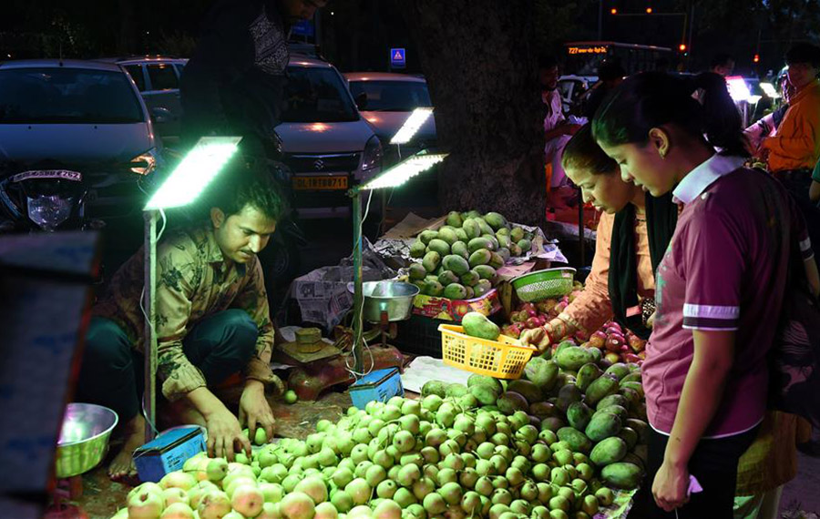 أسواق ليلية في نيو دلهي، الهند