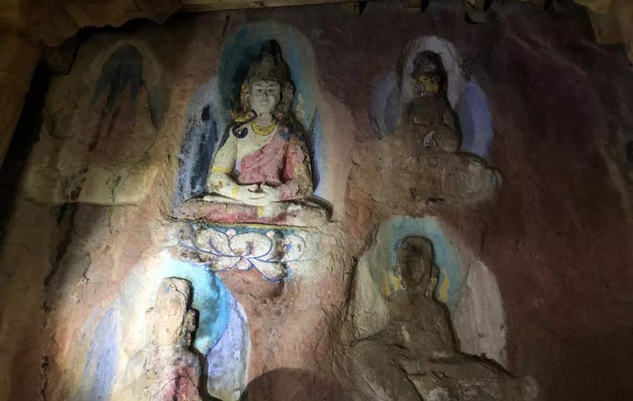 اكتشاف منحوتات بوذية على جرف في جنوب غربي الصين