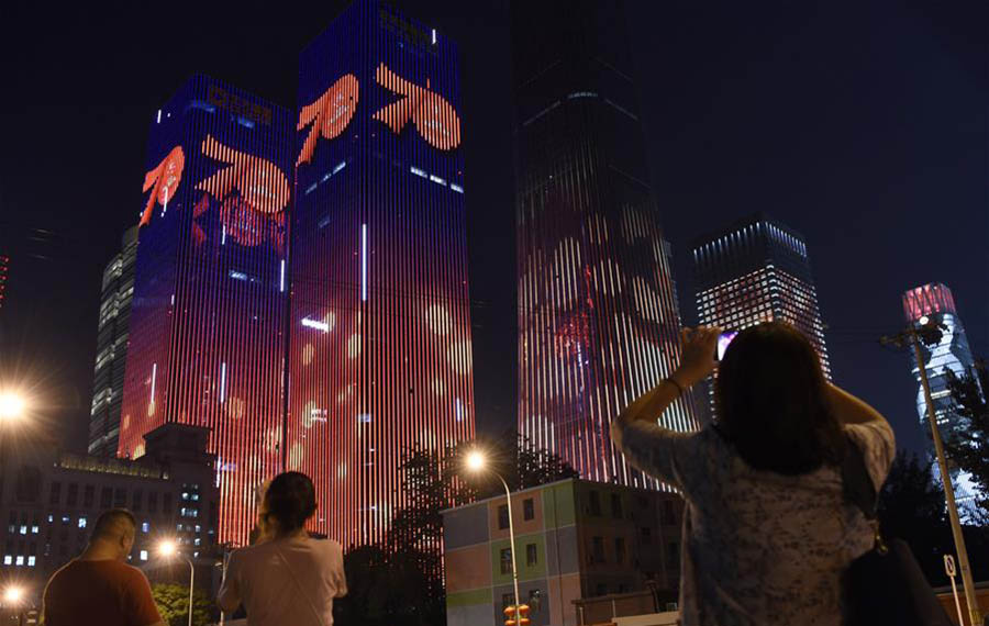 معرض الضوء المقام في بكين لاحتفال بالذكرى الـ 70 لتأسيس جمهورية الصين الشعبية
