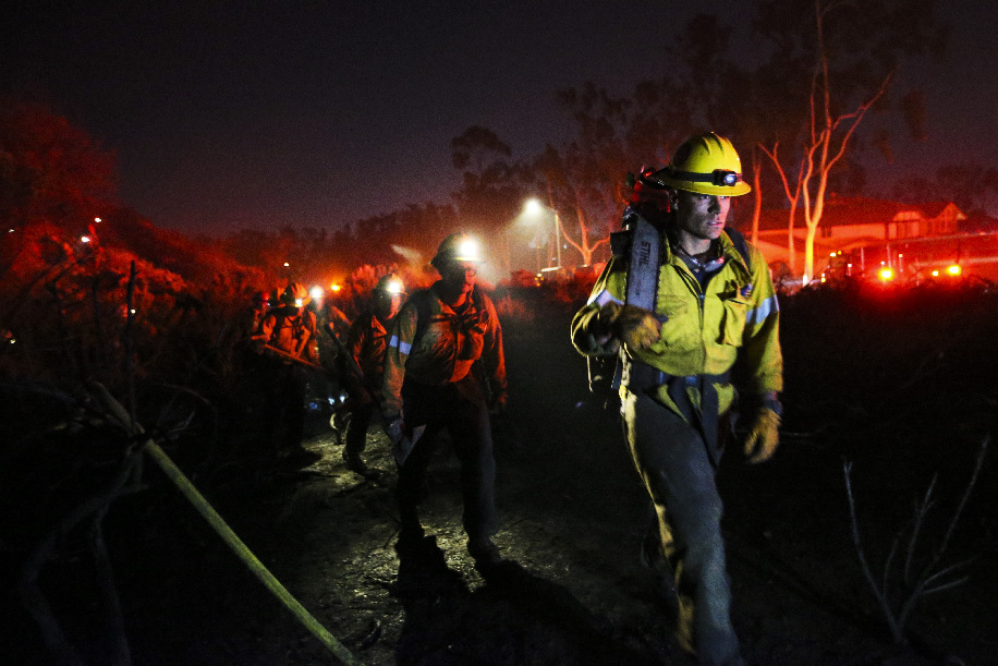 (وسائط متعددة) حرائق غابات في كاليفورنيا