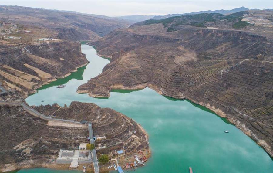 الصين الجميلة: مناظر لخليج النهر الأصفر في الحدود بين مقاطعة شانشي ومنغوليا الداخلية بشمالي الصين