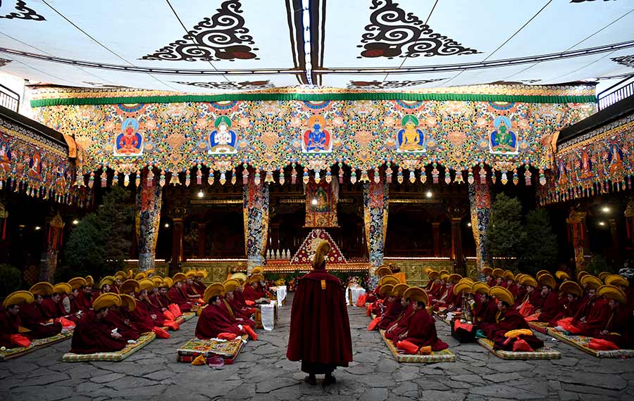 مهرجان فوانيس الزبدة في التبت