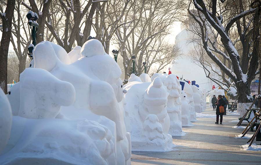 الرجل الثلجي في مدينة هاربين بالصين
