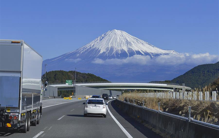 مناظر خلابة لجبل فوجى في اليابان