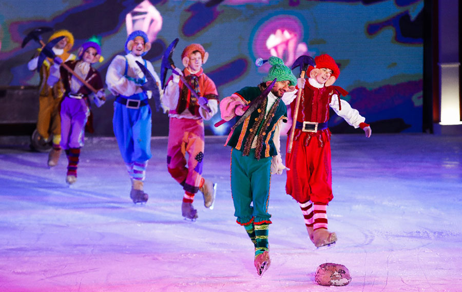 (وسائط متعددة) باليه الرقص على الجليد في موسكو