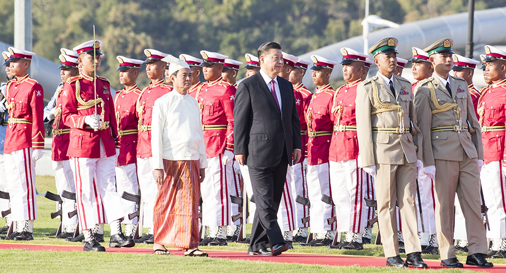 شي يحضر مأدبة ترحيب يقيمها رئيس ميانمار