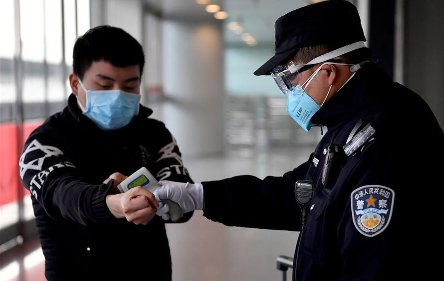 مدينة شيآن تتخذ تدابير للحد من انتشار الفيروس في مطار ومحطات القطار