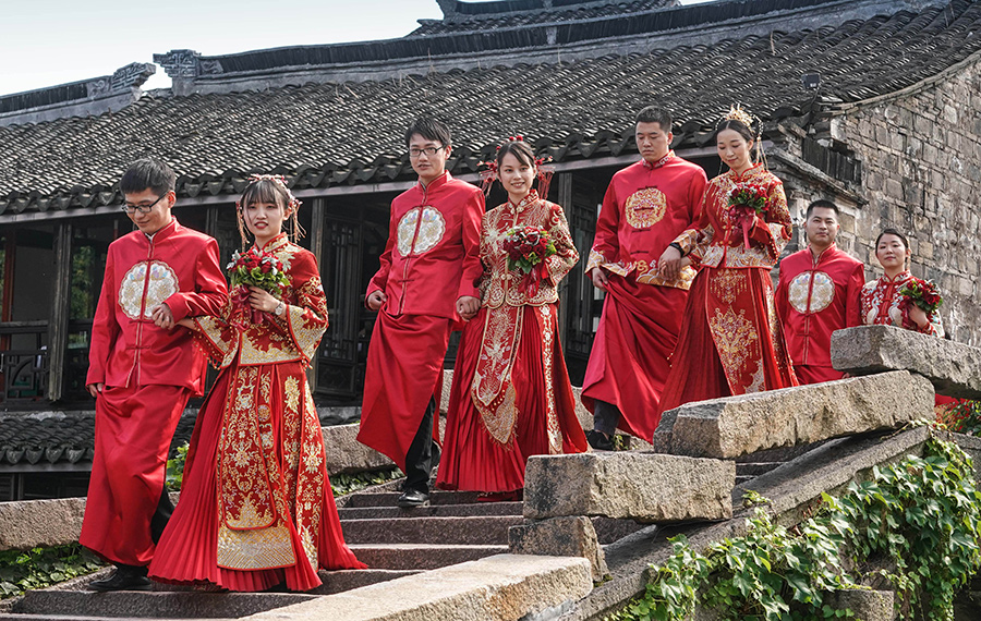 زواج جماعي في بلدة منظرية في شرقي الصين