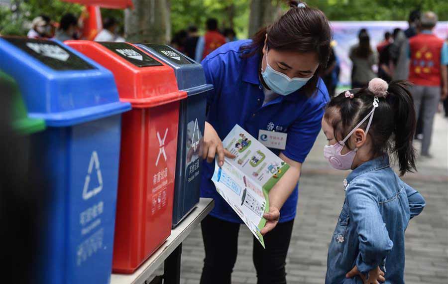 ترويج المعرفة بفرز النفايات في بكين