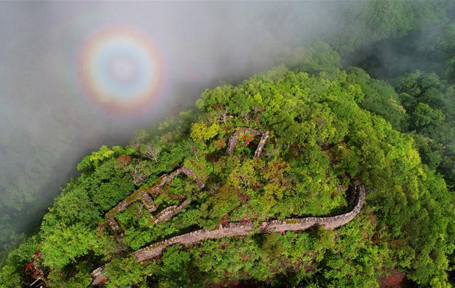 آثار مجموعة من القرى القديمة في مناطق جبلية بشمال غربي الصين