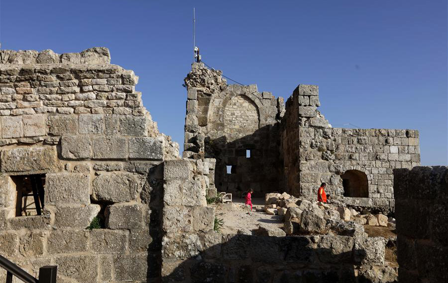 لمحة عن قلعة عجلون المشهورة في شمال غربي الأردن