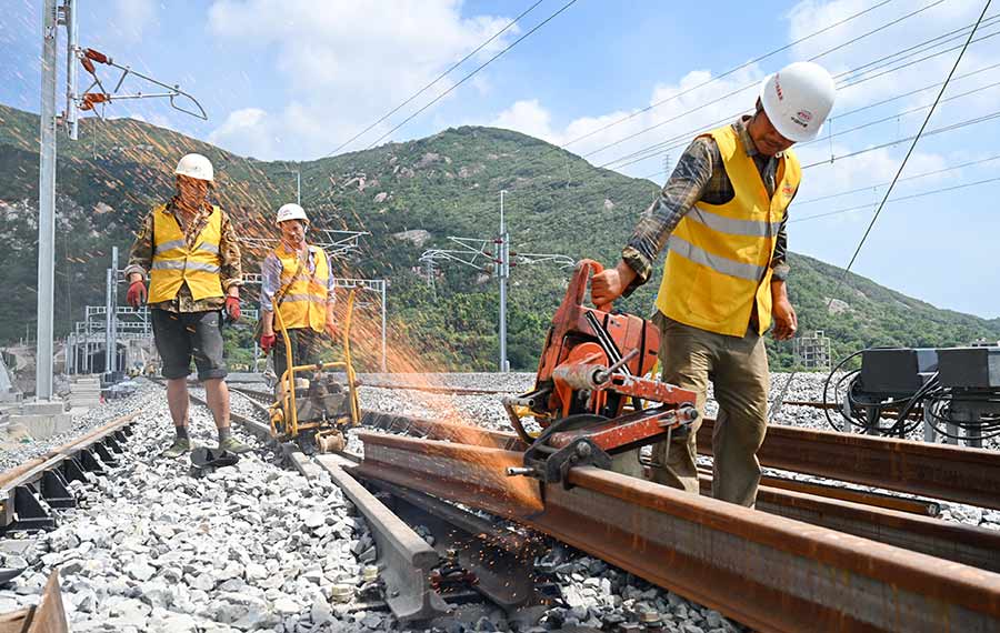 اكتمال بناء خط سكة حديد جديد بجنوب شرقي الصين