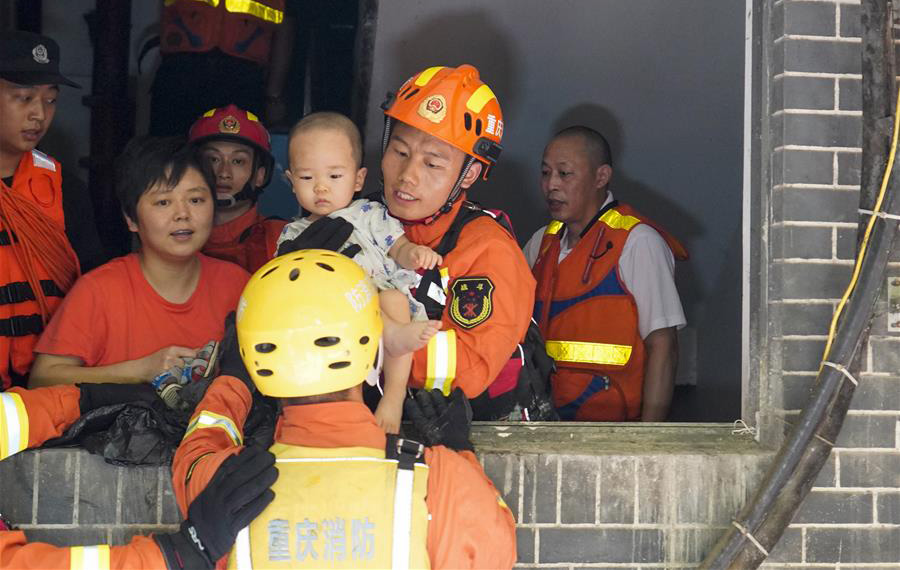 فيضان نهر يانغتسي في بلدية تشونغتشينغ جنوب غربي الصين