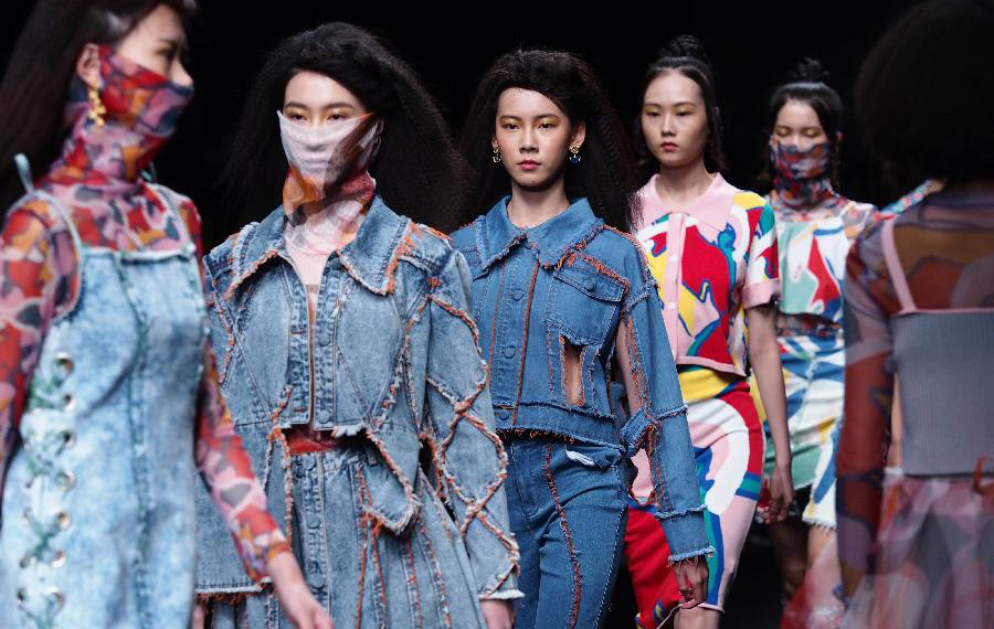 أسبوع الموضة في شنغهاي لربيع وصيف عام 2021