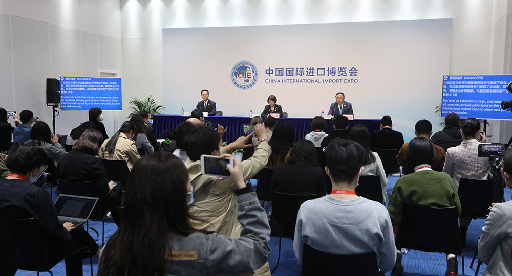 معرض الصين الدولي الثالث للواردات يبرم عددا أكبر من الصفقات على الرغم من تفشي "كوفيد-19" في أنحاء العالم
