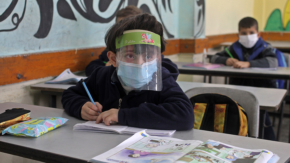 استئناف الدراسة وسط "كوفيد-19" في غزة