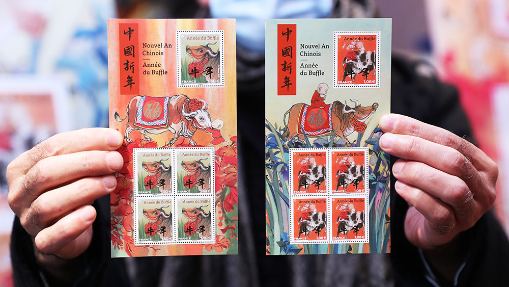 مكتب البريد الفرنسي يصدر طابعين للاحتفال بعام "الثور" الصيني
